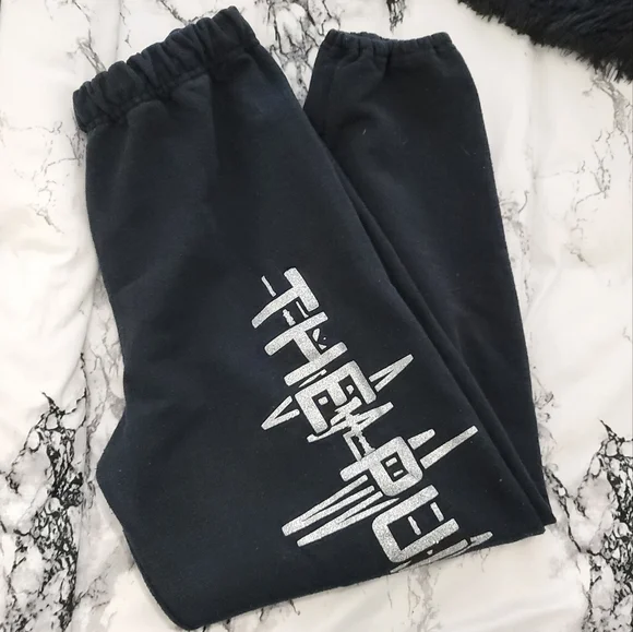 The Pulse Von Tour Black Sweatpants​ - Picture 3 of 10